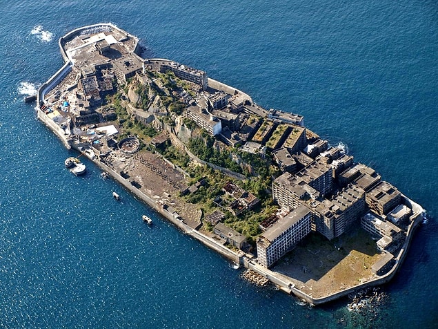 8. Hashima Adası (Gunkanjima)