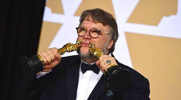 13. Bu yıl Oscar ödüllerinde büyük başarı elde eden Shape of Water’ın yönetmeni Guillermo Del Toro’nun babası Meksika’da kaçırıldı ve karşılığında 1 milyon dolar fidye istendi.