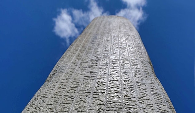 Dilimizin serüveni Göktürk alfabesi ile başladı ve Latin alfabesine dek çeşitli evrimler geçirdi.