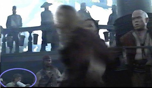 13. А в "Пиратах Карибского моря" у режиссера получилось непредвиденное камео в фильме