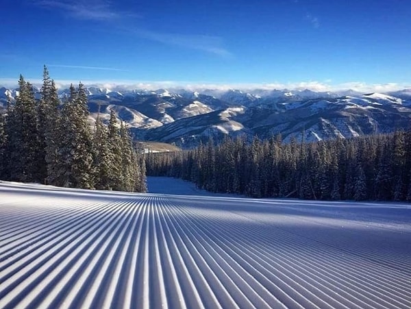 4. По этому склону даже не хочется кататься, чтобы не портить эти совершенные линии