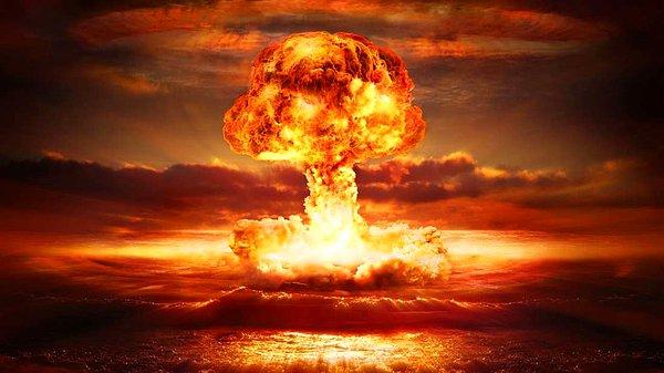 9. Dünyanın en ölümcül silahı olan atom bombası, aslında Üçüncü Dünya Savaşı’nın hiç başlamamasının en büyük nedeni olarak görülüyor.