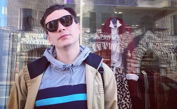 8. Как зовут этого рэпера?