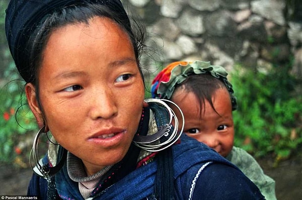 14. Милая застенчивая улыбка малыша из Шапы, Вьетнам