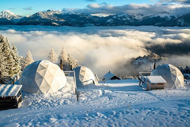 Bunun yerine daha serin bir havada, eko yaşamı İsviçre'de The Whitepod Otel'de bulacaksınız. Bu otelde odalar birer cam kubbeden oluşuyor.
