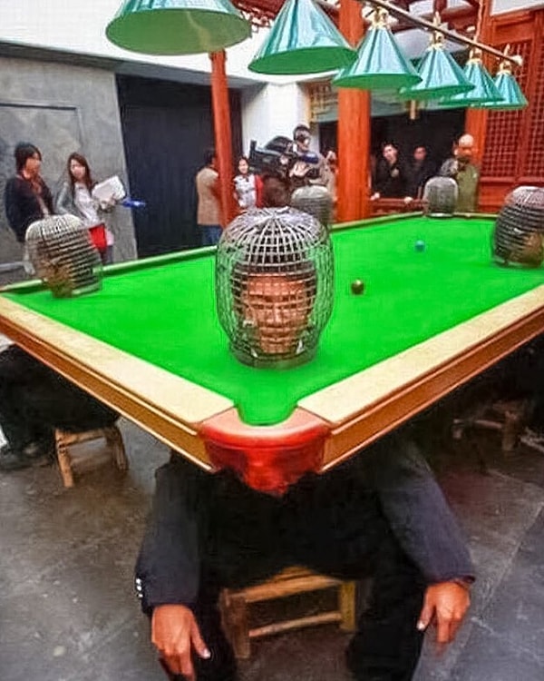 20. Ох уж эти азиаты! Интересно, каковы правила игры?