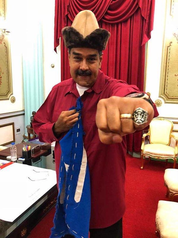 Maduro parmağındaki çift başlı kartal yüzüğü ile poz vererek dizinin oyuncuları ve yapımcılarına selam gönderdi.
