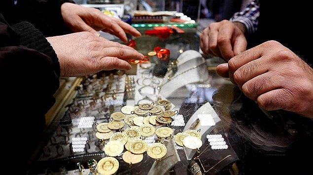 💸 Dolar varlıklarında yaşanan güçlü duruş, altının ons fiyatını baskıladı ve gram fiyatında yükselişlere neden oldu.
