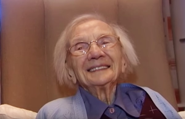 4. Джесси Галлан родилась и воспитывалась на ферме. Она доила коров и работала в сфере услуг.