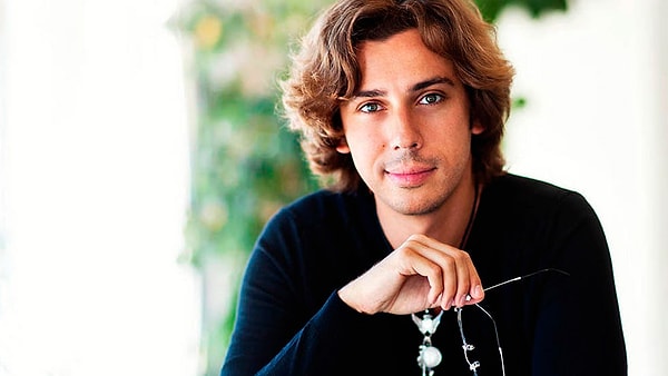 4. Максим Галкин знает 4 языка — английский, французский, немецкий, русский.