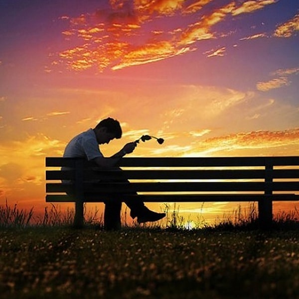 12. Куда полезнее было бы позволить себе испытать эти эмоции без необходимости тут же их выплеснуть: так мы могли бы позже правильно использовать эту энергию, а не создавать вокруг себя деструкцию.