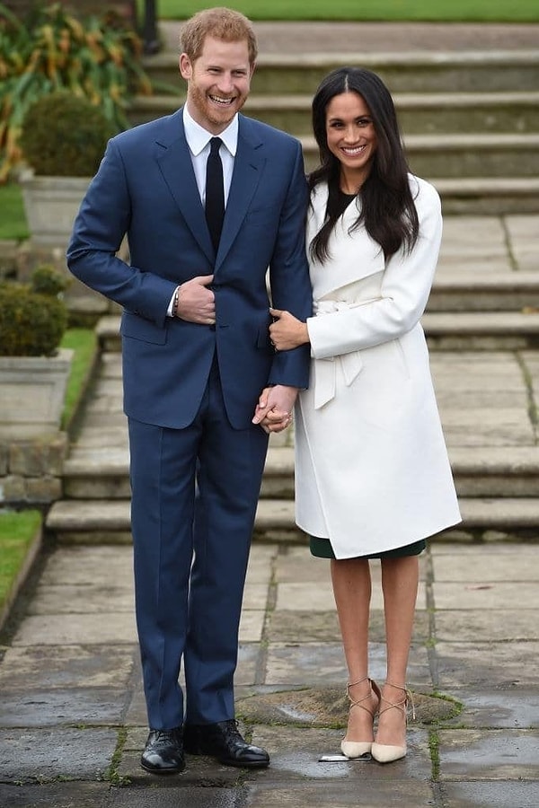 8. Носить короткие юбки