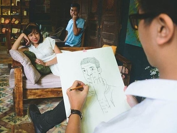 4. "- Нарисуй меня, как одну из тех французских девушек". "- Да без проблем!"