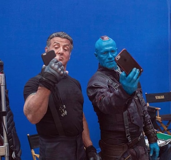 46. Стакар и Йонду меряются... телефонами: