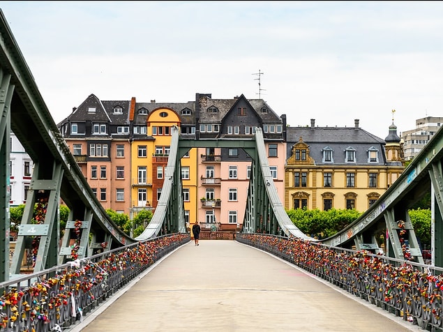 10. Frankfurt, Almanya — 3,389$