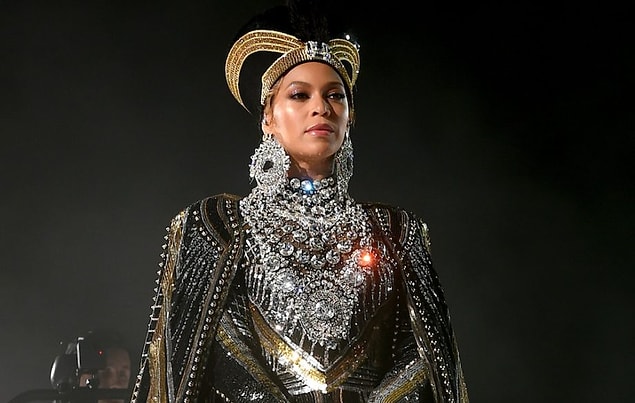 5. Kraliçe Beyonce ise öyle bir şey yaptı ki, dünya genelinde şaşkınlık yarattı!