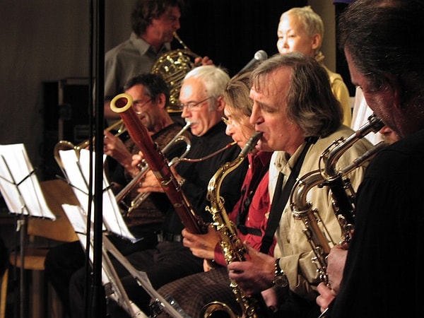 9. К какому классу музыкальных инструментов относят фагот?