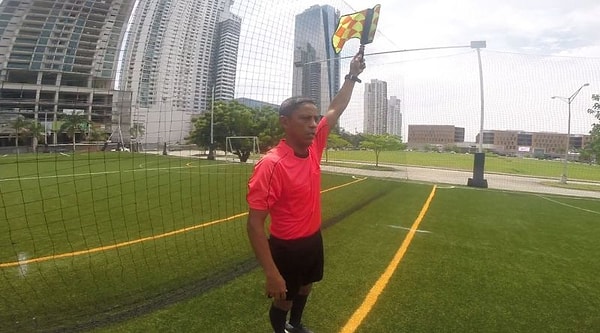 По Сети бродят сотни разных историй о том, на что живут спортивные судьи помимо своей основной профессии. Тут, конечно, все очень индивидуально, но история этого человека удивила всех без исключения...