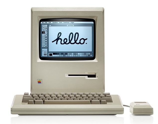Reklam ilk Macintosh’un satışından iki gün önce 22 Ocak 1984 günü ABD’nin en çok izlenen yayını olan -78 milyon- Super Bowl’un (Amerikan Futbol Ligi’nin final maçı) üçüncü çeyreğinde yalnızca bir kere yayınlandı.