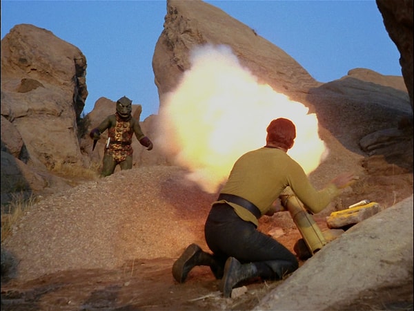 14. Из бамбука можно изготовить пушку