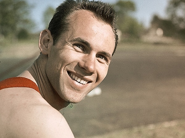 7. Кто этот человек на фото?