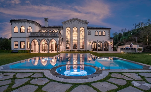 8. 25 тыс. рублей в месяц для ребенка и 25 тыс. рублей в месяц для взрослого: