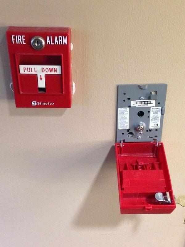 2. Yangın alarmlarının içi aslında çok basit bir mekanizmadan oluşuyor.