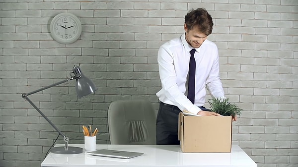 Вам следует подумать о том, чтобы сменить работу