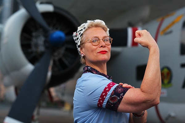 1. Благодаря музыке, модным образам и очарованию эпохи Второй мировой войны, всего одна ночь в году, посвященная этому событию, предлагает гостям возможность путешествовать во времени и вернуться в 40-е годы.