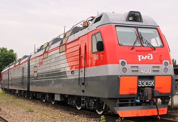 6. Электровоз едет на запад, а ветер восточный. В каком направлении идёт дым?