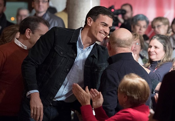 1. Педро возглавляет Испанскую социалистическую рабочую партию.