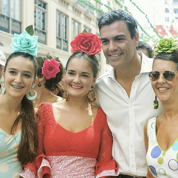 7. Кроме того, Санчес является атеистом, а потому отказался клясться на Библии и распятии во время собственной присяги.