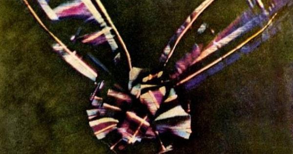 5. Dünyanın ilk renkli fotoğrafı 'Tartan Şerit' İskoçya'da çekildi.
