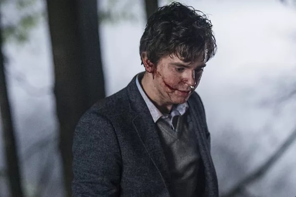 4. На Нормане провели тест Роршаха с чернильными пятнами. И результат, мягко говоря, пугает.