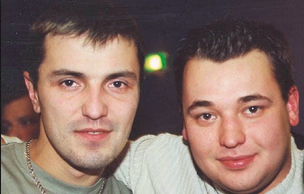 10. "И пусть годы летят, их уже не вернёшь..."