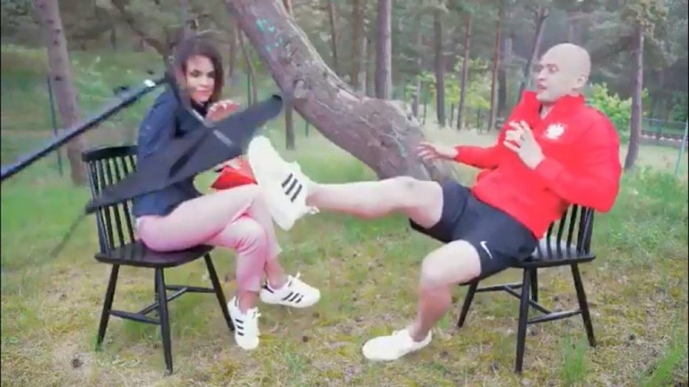 Röportaj Sırasında Muhteşem Refleksi ile Kadın Gazeteciyi Kurtaran Polonyalı Futbolcu