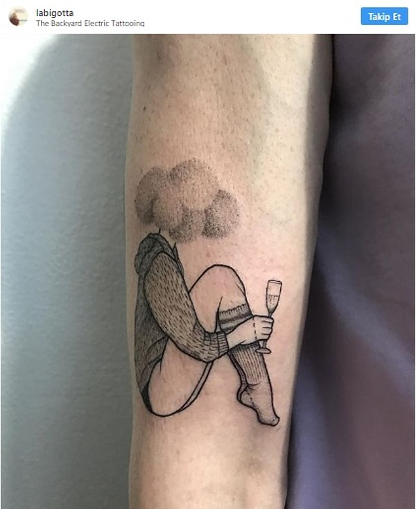 3. Анна - художник-татуировщик, но прежде чем начать делать тату, она пробовала себя в дизайне одежды.