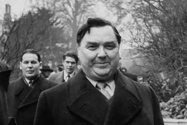 8. А это чей портрет?