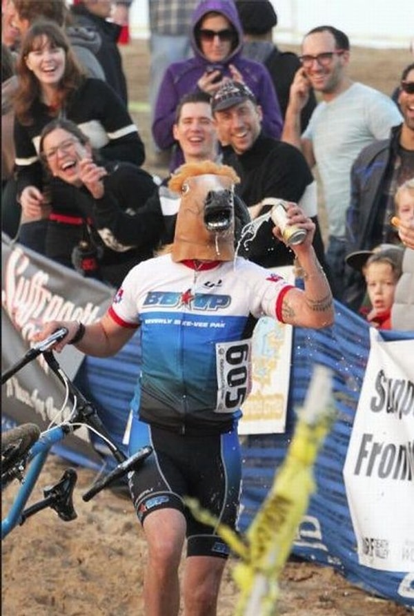 13. Ничто не помешает ему насладиться спортом!