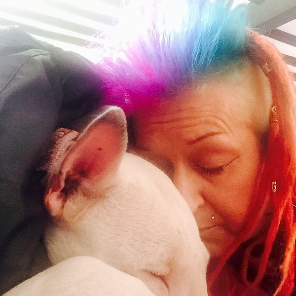 17. Хотя бизнес Лиз успешный, он не покрывает всех расходов.