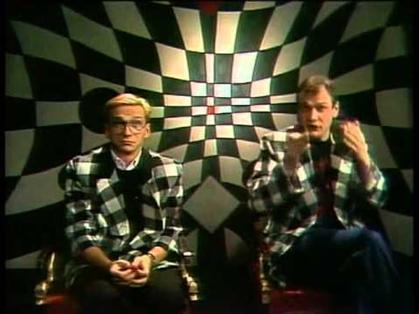 2. Узнали этих людей?