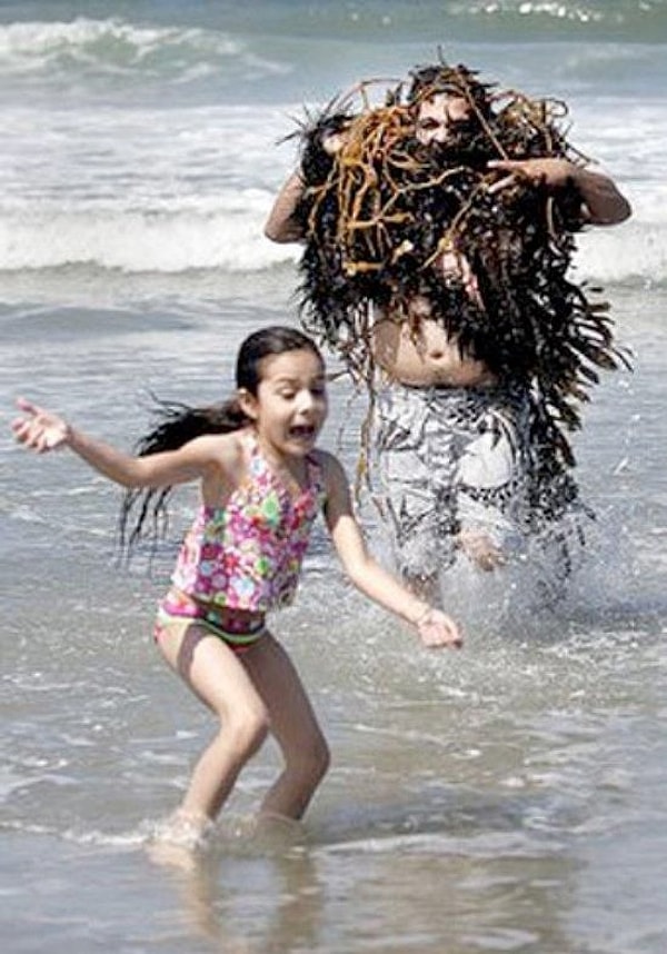 5. Да помоги же ты мне это снять, глупый ребенок!