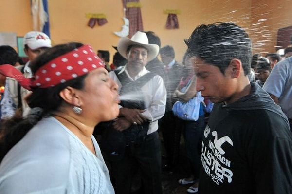 14. Смогли бы вы плюнуть в лицо своему отцу за 300 зеленых?