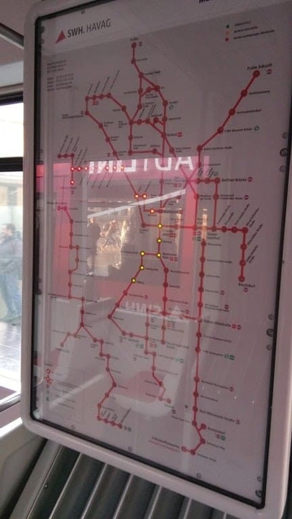 4. Горящие лампочки на этой карте наглядно показывают, в какую сторону движется поезд.