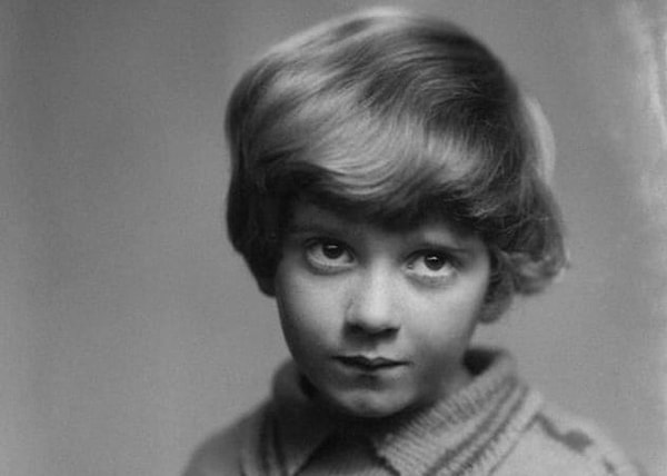 5. Из-за славы над ним издевались и били его