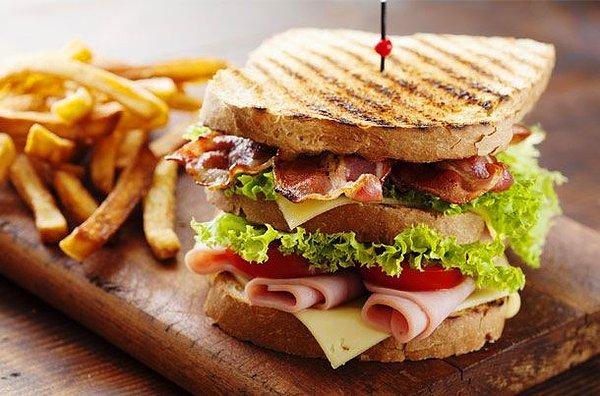 11. Bir araştırmaya göre, yiyeceğiniz sandviçi bir başkası yaptığında bu size kendi yaptığınızdan daha lezzetli gelir.
