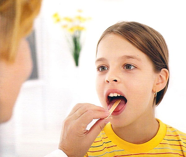 7. А что насчет той деревянной палочки для осмотра горла?