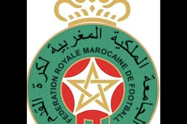 23. Зеленый, красный, белый и золотой. Идеи?