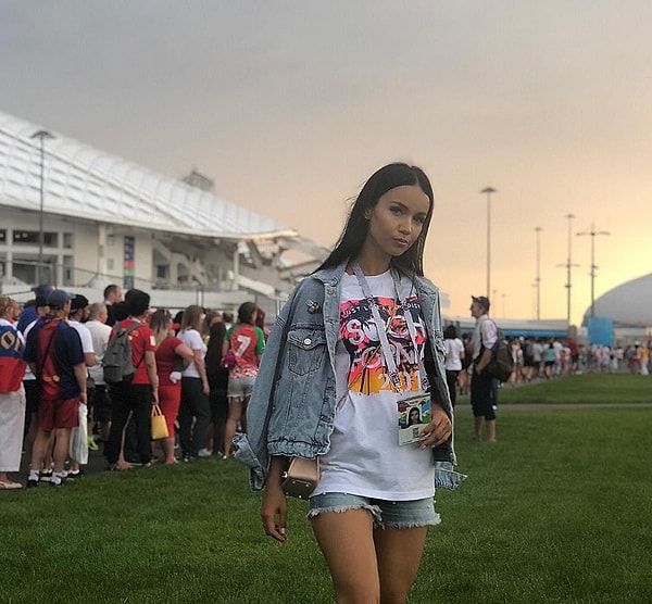 16. А что вы думаете о нашей подборке болельщиц? Какая из девушек запомнилась вам больше всего?