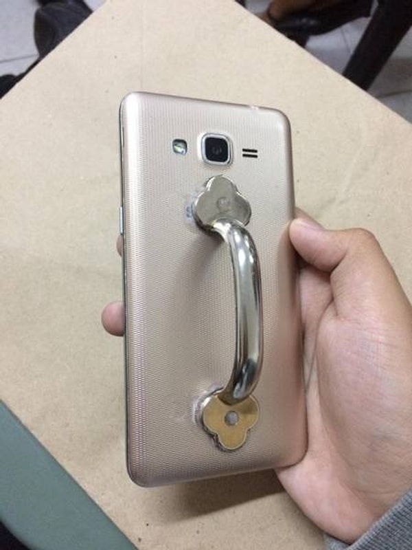 13. "Аллё, я у аппарата!"